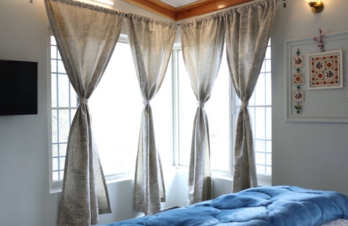 Tehri Cama Y Desayuno | DeerWood Cottages