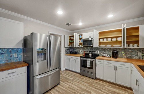 Keller Casa | ¤°The Coastal Breeze°¤Pets Ok/Grill/Swimming Pool