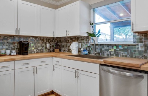 Keller Casa | ¤°The Coastal Breeze°¤Pets Ok/Grill/Swimming Pool