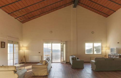 Cambil Chalet De Esquí | Dehesa el Mercadillo