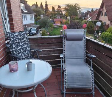 Beckedorf Apartamento | Deisterferien FeWo Hygge unterm Dach, 3 Personen, Balkon, Nur Netflix, WLAN, A2 Nähe