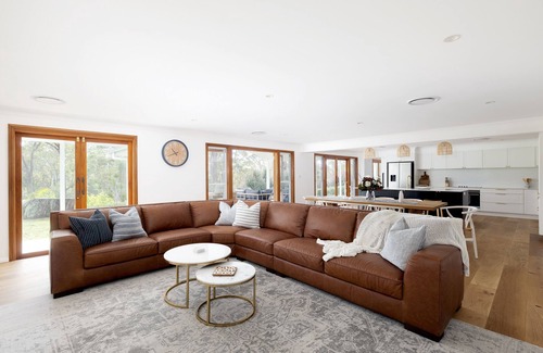 One Mile Casa | Deja Blue Anna Bay
