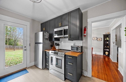 Oakley Casa | Deja Blue Luxurious 30+ day Rental in Asheville!
