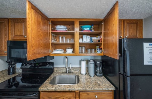 Myrtle Beach Condominio | DEJA VIEW !! FABULOSAMENTE ACTUALIZADO SUITE KING FRIENDLY PET, 2 BALCONES FRENTE AL MAR