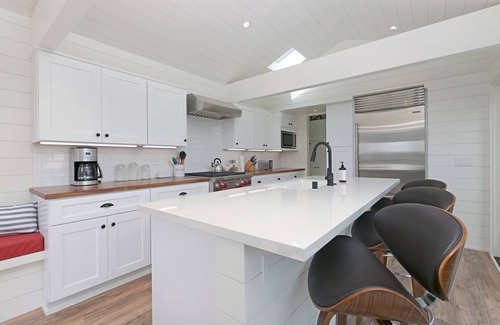 Del Mar Casa | Del Mar Beach House, Gated, Secluded, Pristine. Adjacent to the Beach.