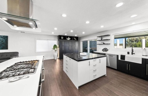 Del Mar Heights Casa | Del Mar Heights Delight