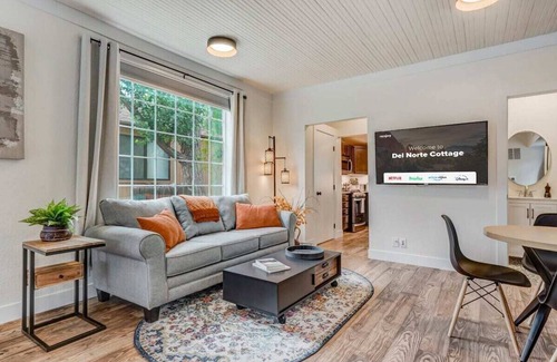 Central Colorado Springs Casa | Del Norte Cottage! Downtown Home w/ BBQ & Fire Pit
