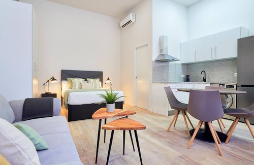 El Ejido Apartamento | Del Parque Flats Estudio Capuchinos con Vistas, Céntrico y Acogedor