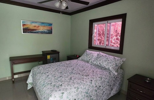 Managua Cama Y Desayuno | Del Pilar Bed & Breakfast