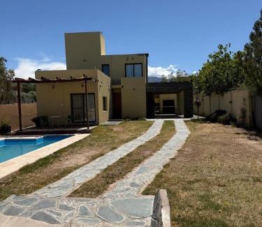 Las Heras Casa | Del Río Bienes Raíces Challao 1