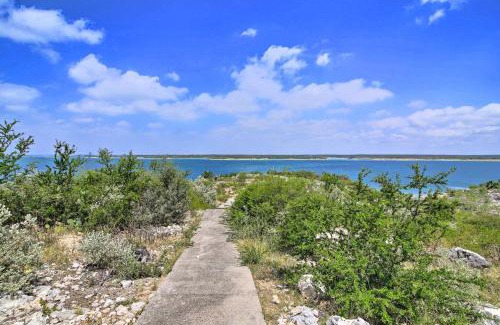 Amistad National Recreational Area Casa | Del Rio Home with Lake Access and Boat Storage!