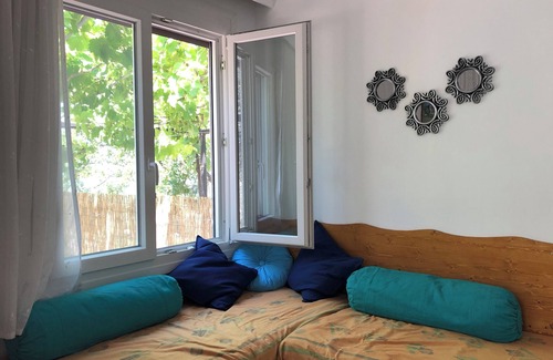 Skopelos Cabaña | Del & Sol 2 seaside semi detached cottage.