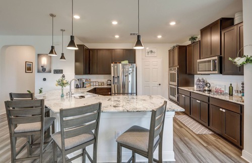 Vista Del Pueblo Casa | Del Valle Getaway with Charming Patio & Grill!