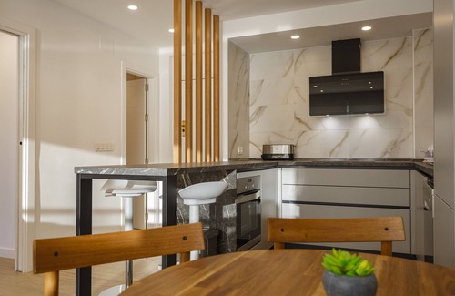 Cadiz Apartamento | DELFIN Sunny Home by Cadiz4Rentals