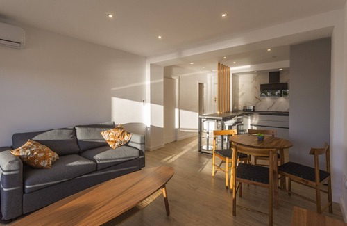 Cadiz Apartamento | DELFIN Sunny Home by Cadiz4Rentals