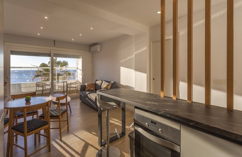 Cadiz Apartamento | DELFIN Sunny Home by Cadiz4Rentals