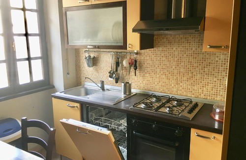Civitavecchia Apartamento | Il DelfinoOld Town Flat, Hi-Tech, SPA, Terminal de cruceros y estación de tren