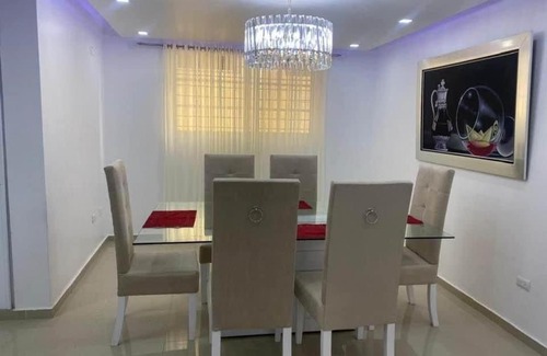 Gregorio Luperon Apartamento | Delicado apartamento con piscina.