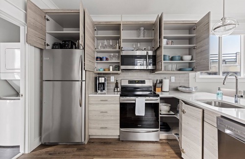Wilmington Apartamento | Delight at The Cove - Luxury Floating Villa in Downtown Wilmington