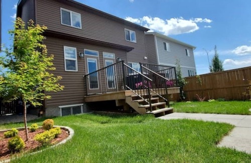 Northwest Calgary Apartamento | Delightful 1-Bedroom Private Suite in a New Home