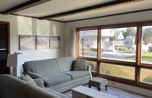 Charlestown Cabaña | Delightful 2 bedroom beach cottage newly acquired, beautifully updated.