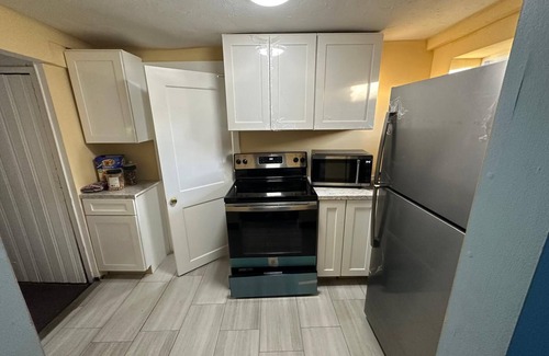 Lower Mills Casa | Delightful 2-bedroom house in Milton
