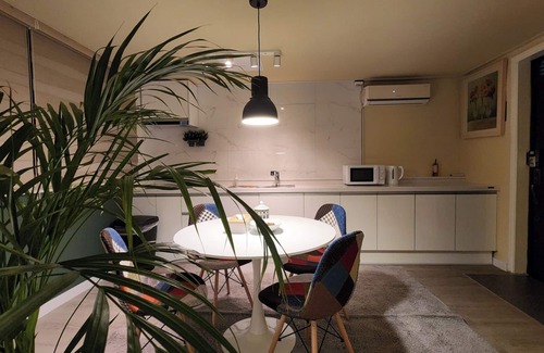 Mapo Casa | Delightful 2-bedroom house with WiFi in Seoul
