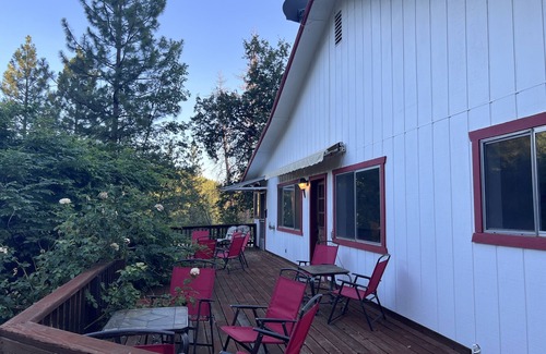 Groveland Casa | Delightful 3 Bdrm Cabin w/AC, Wifi, and Deck