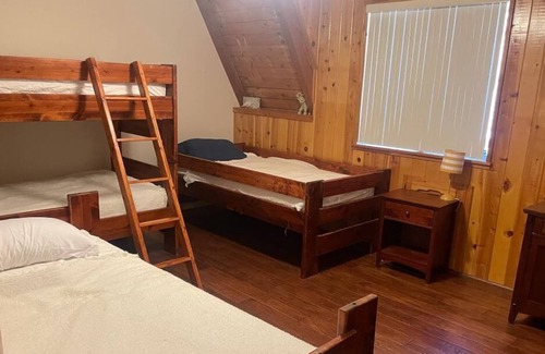 Wofford Heights Cabina | Delightful 3 bedroom vacation house