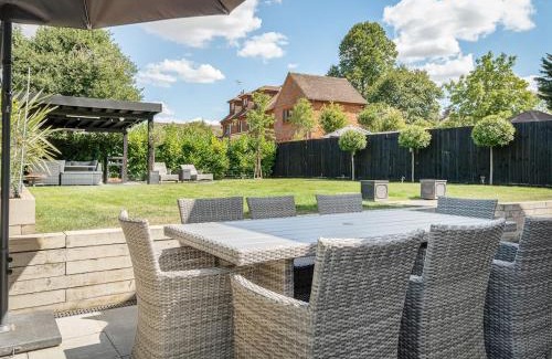 Abbots Langley Casa | Delightful 3 Bed Country home with Large Garden