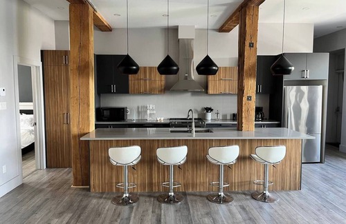 Ville-Marie Condominio | Delightful 3-bedroom 3BA condo in Old Montréal including parking on premises