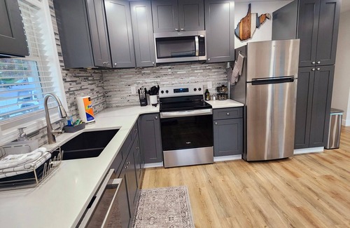 Meadow Bridge Casa | Luxurious 3-bedroom Home on the New River