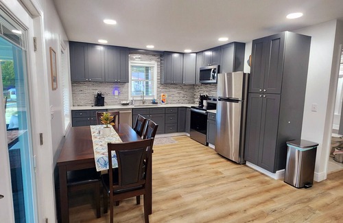 Meadow Bridge Casa | Luxurious 3-bedroom Home on the New River