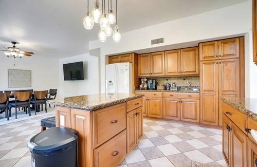 Garden Lakes Casa | Delightful 4-bedroom house in Avondale with WiFi, Pool, Spa.