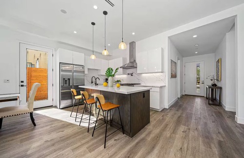 Melrose Villa | Delightful 5-bedroom villa by Hollywood