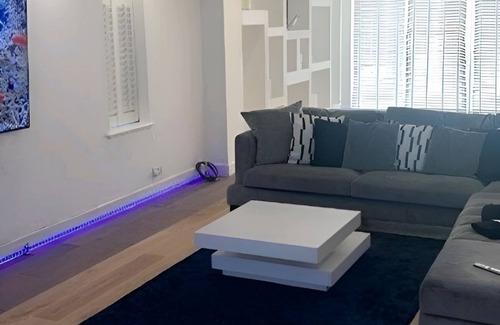 Thornton Apartamento | Delightful 5-bedroom whole apartment with free WiFi and parking