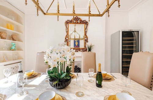 Belgravia Casa | Delightful 6 Bed Villa by Buckingham Palace with AC