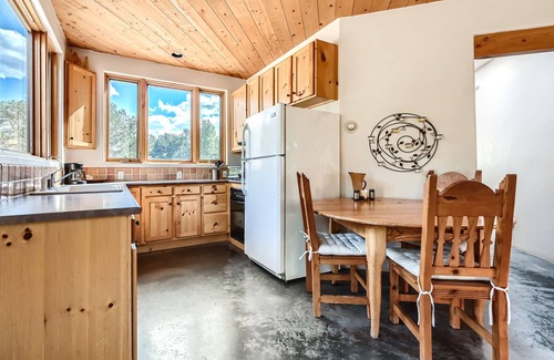 Baca Grande Casa | Encantador Adobe de 2 dormitorios en Crestone con vistas espectaculares