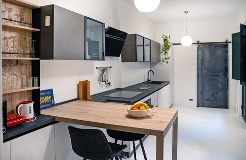 Coste Apartamento | Delightful apartment in the historic center 100 meters from the Spiaggetta Nera