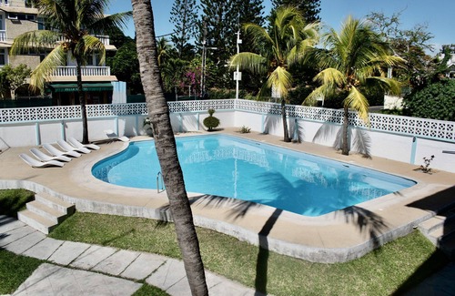 Pereybere Apartamento | Encantador apartamento con piscina junto a fantásticas playas, restaurantes y tiendas.