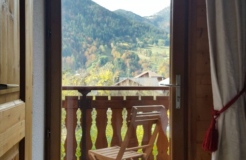 Le Biot Chalet De Esquí | Encantador chalet, ubicación del pueblo, jardín, estacionamiento, vistas y WiFi
