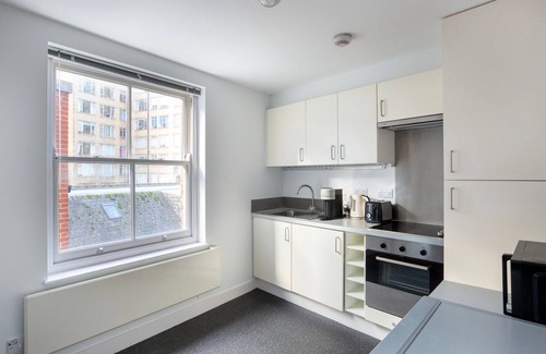 Barbican Apartamento | Delightful City of London 2BR w/ Balcony, nr Tube Station, by Blueground