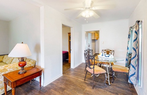Port St. Joe Cabaña | Delightful coastal escape with fast WiFi, full kitchen & beach nearby - dogs OK