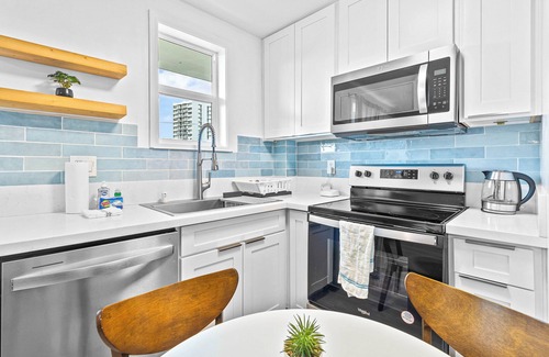 McCully - Moiliili Apartamento | Delightful Contemporary Honolulu Loft w/ AC & Laundry