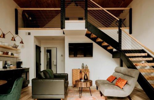 Gatlinburg - Pigeon Forge Casa | Delightful Cottage Ideal for Small Groups in Sevierville, Tennessee