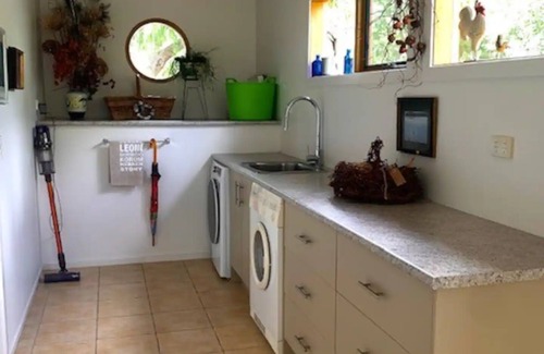 Inverloch Casa | Delightful, dog friendly, cosy fire, comfy beds