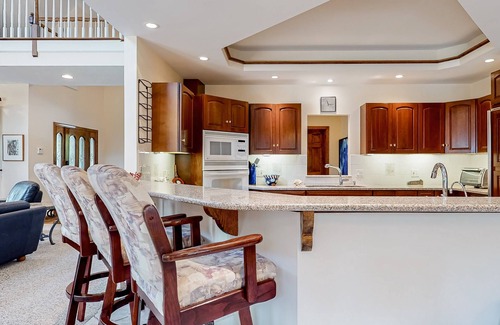 Sagamore Casa | Delightful escape with private pool, horseshoe pit, home gym, fast WiFi & grill