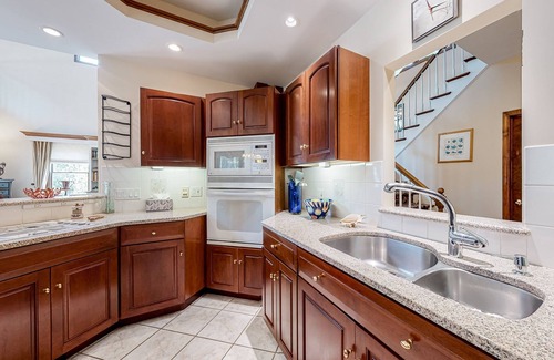 Sagamore Casa | Delightful escape with private pool, horseshoe pit, home gym, fast WiFi & grill
