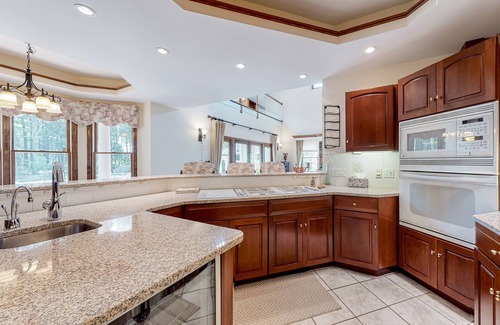Sagamore Casa | Delightful escape with private pool, horseshoe pit, home gym, fast WiFi & grill