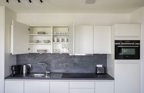 Gasperich Apartamento | Delightful Gasperich Studio w/ Elevator & Balcony, nr Bus, by Blueground